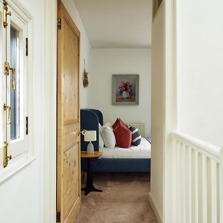 فيلا Dolls House - Luxury Townhouse *Sleeps 10* هنلي أون ثيمز المظهر الخارجي الصورة