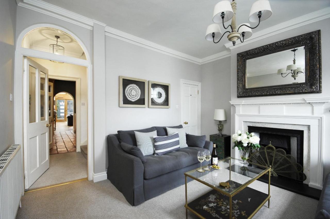 فيلا Dolls House - Luxury Townhouse *Sleeps 10* هنلي أون ثيمز المظهر الخارجي الصورة