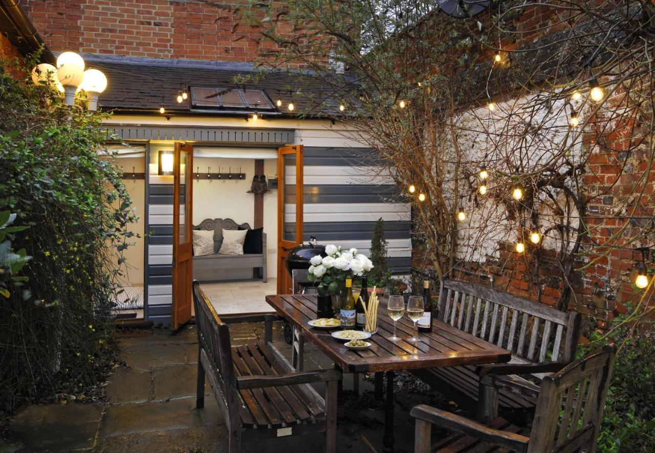 فيلا Dolls House - Luxury Townhouse *Sleeps 10* هنلي أون ثيمز المظهر الخارجي الصورة