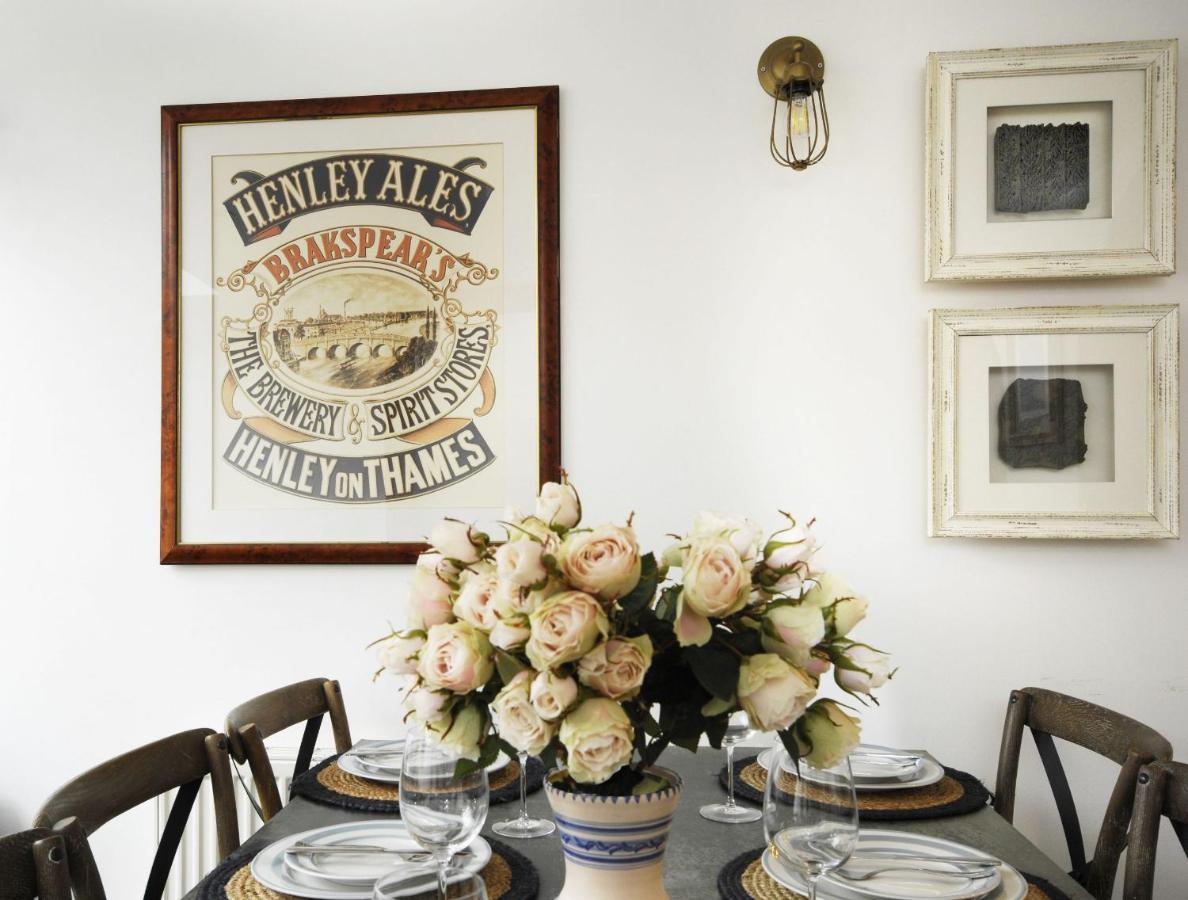 فيلا Dolls House - Luxury Townhouse *Sleeps 10* هنلي أون ثيمز المظهر الخارجي الصورة