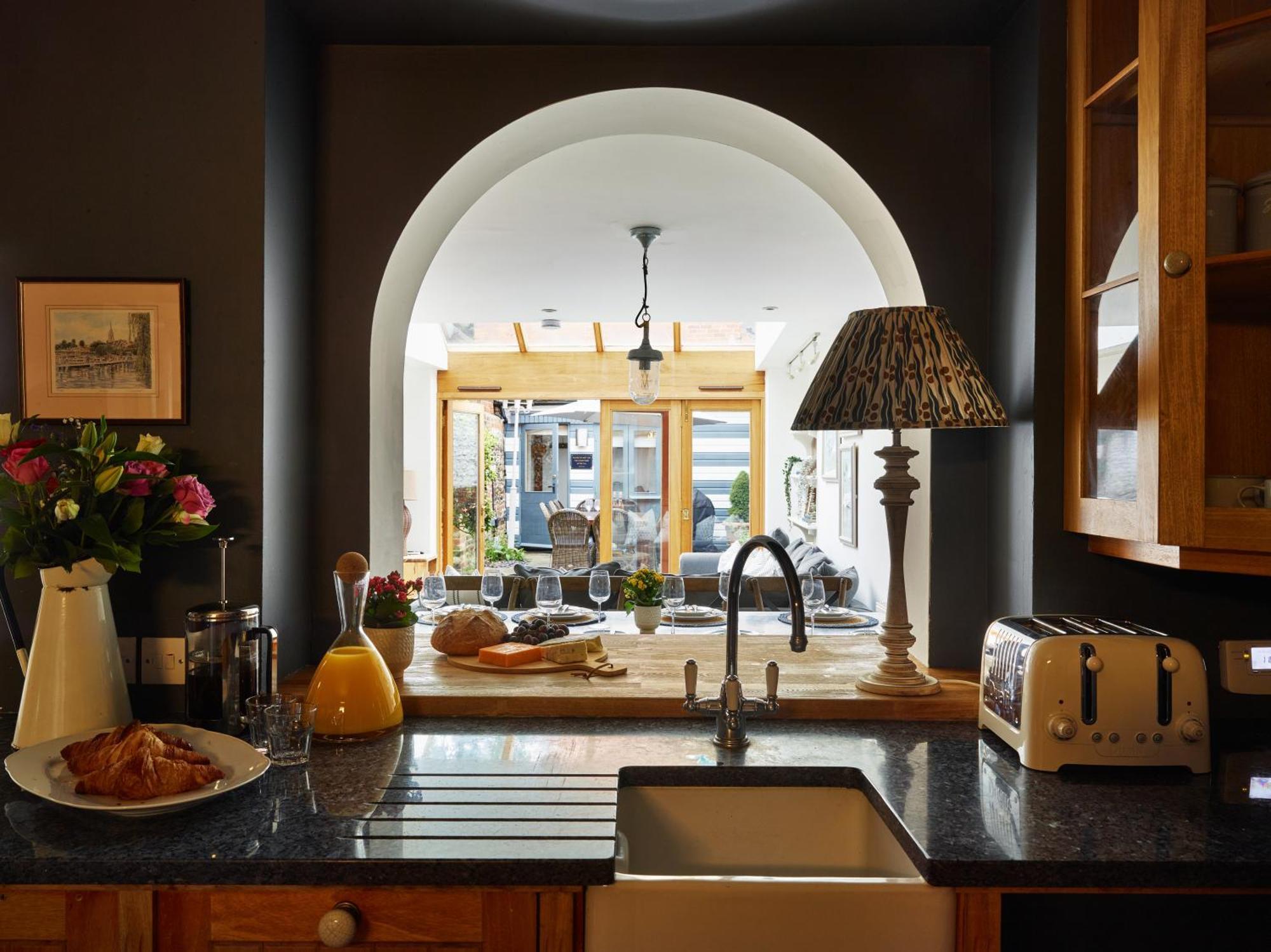 فيلا Dolls House - Luxury Townhouse *Sleeps 10* هنلي أون ثيمز المظهر الخارجي الصورة