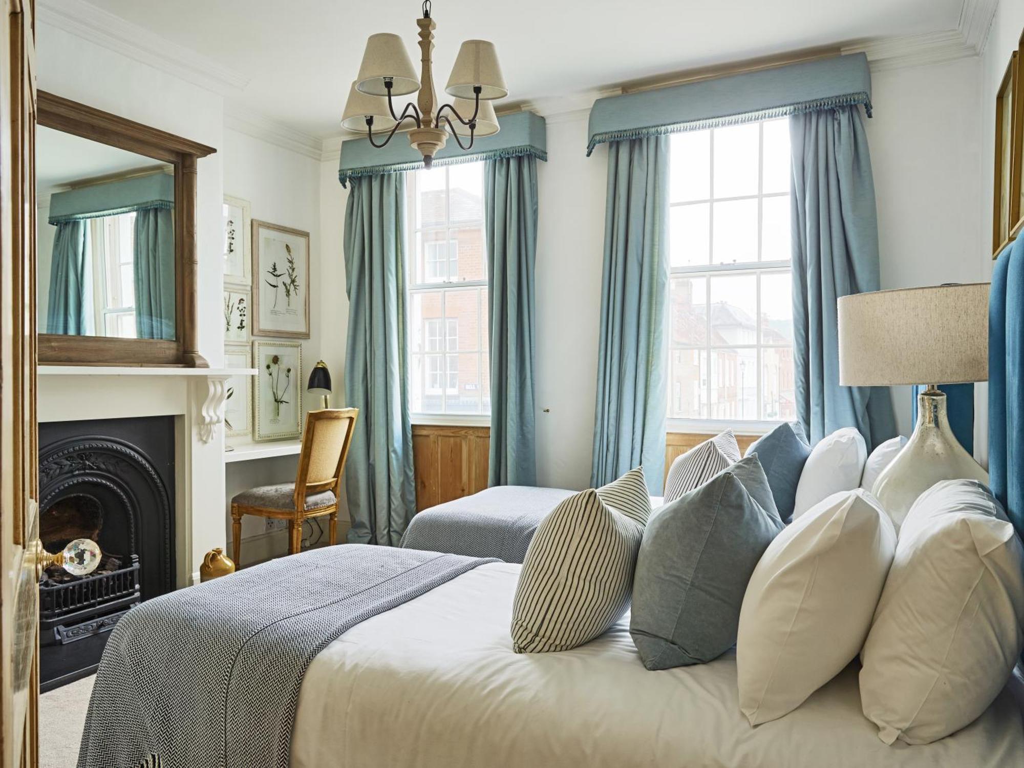 فيلا Dolls House - Luxury Townhouse *Sleeps 10* هنلي أون ثيمز المظهر الخارجي الصورة