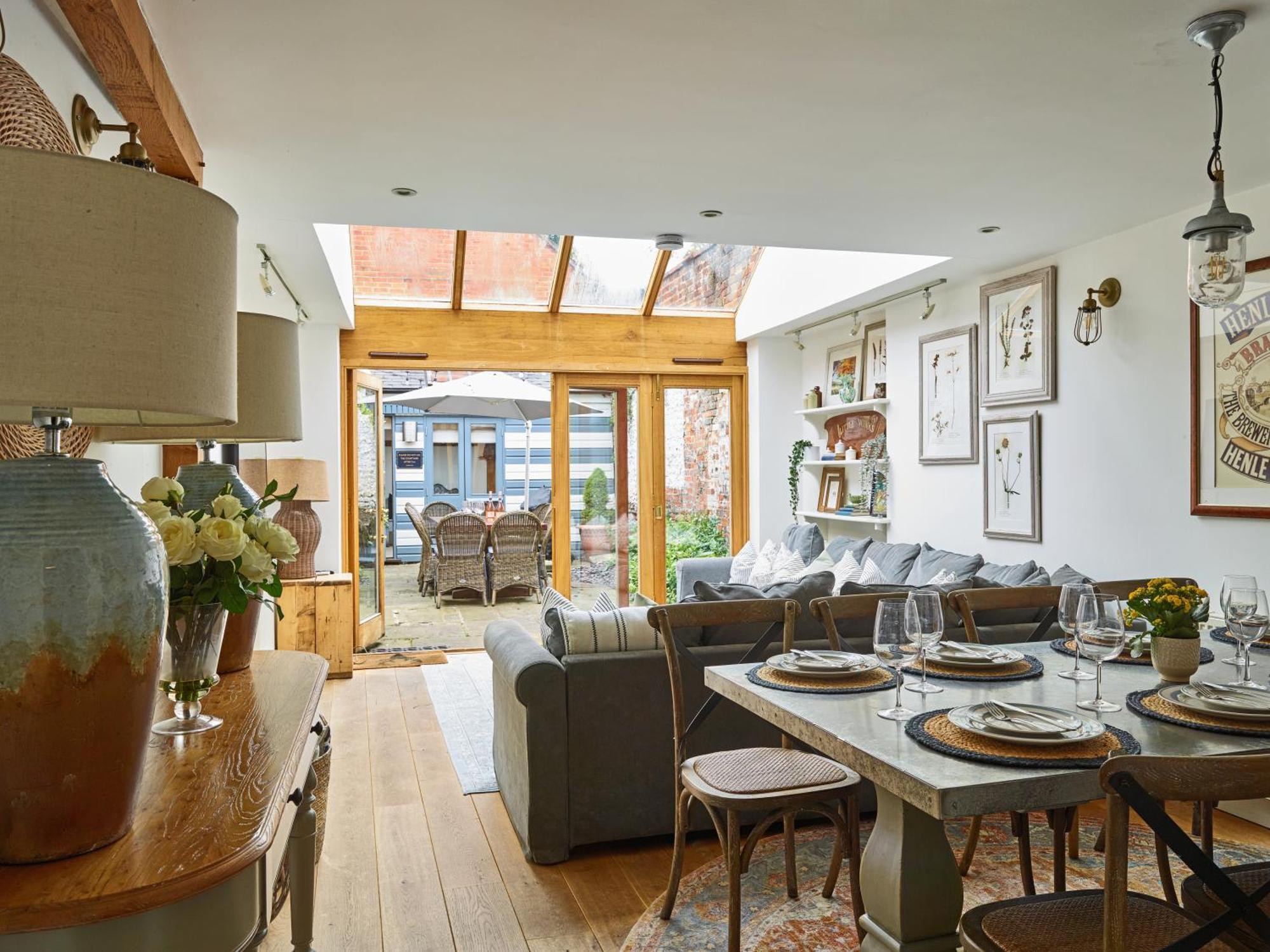 فيلا Dolls House - Luxury Townhouse *Sleeps 10* هنلي أون ثيمز المظهر الخارجي الصورة